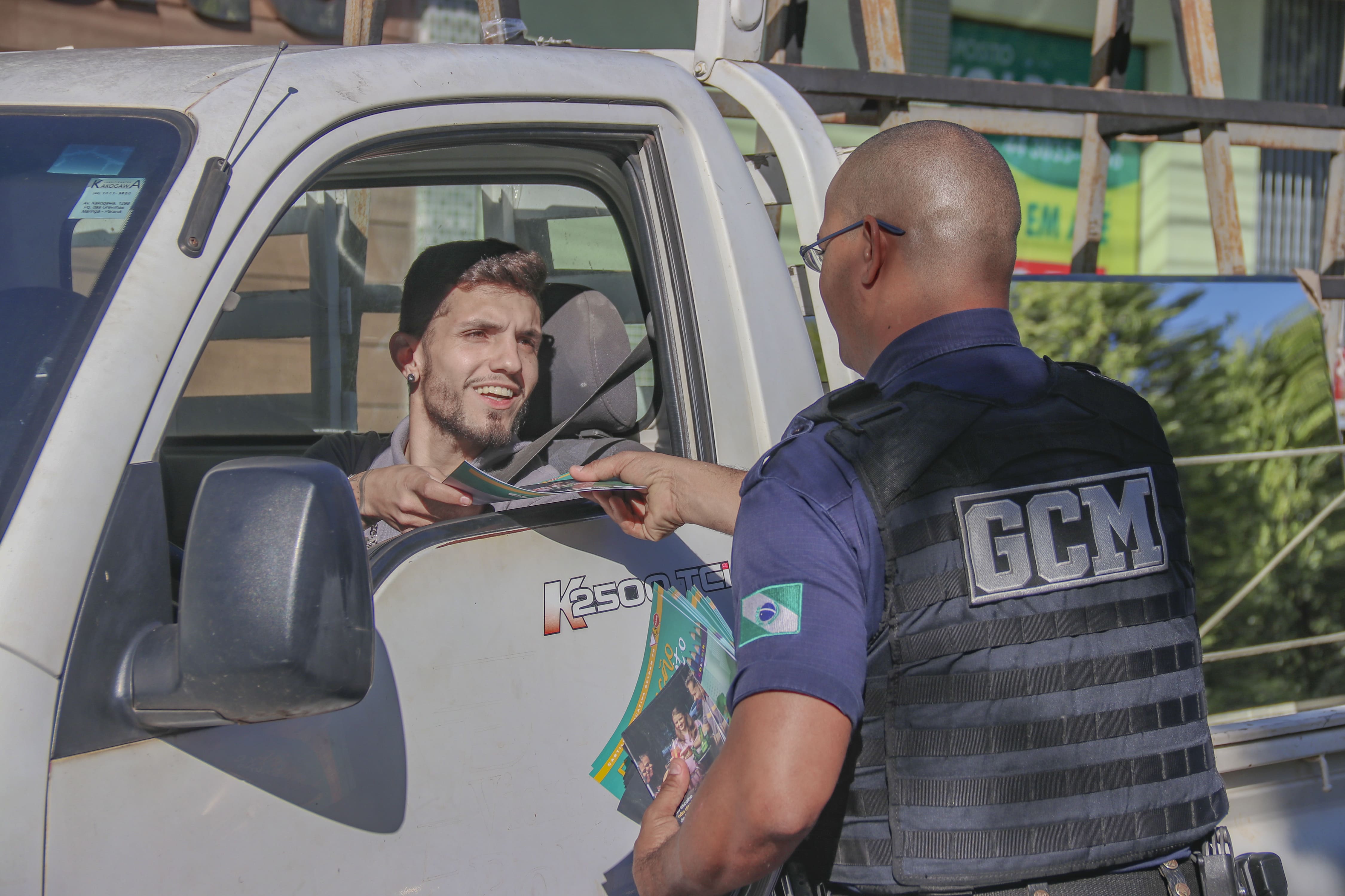 Programação do ‘Maio Amarelo’ segue com blitz educativa para conscientizar sobre trânsito seguro